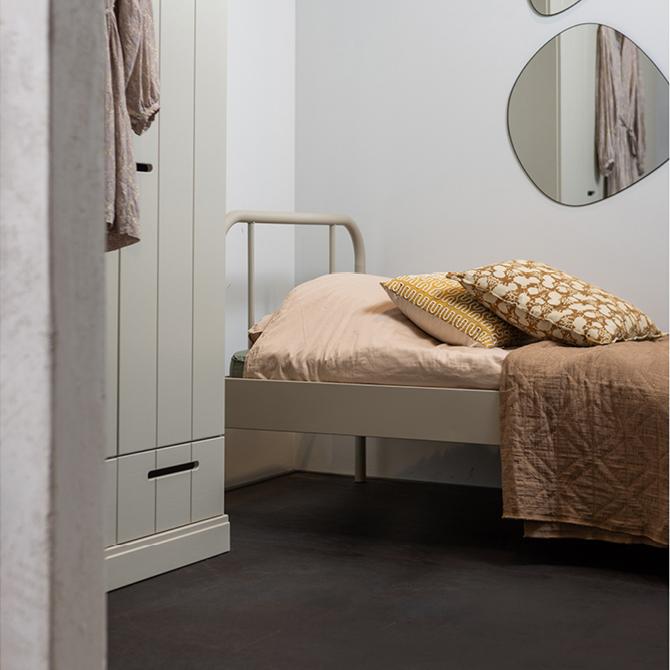 Shop bedden deals