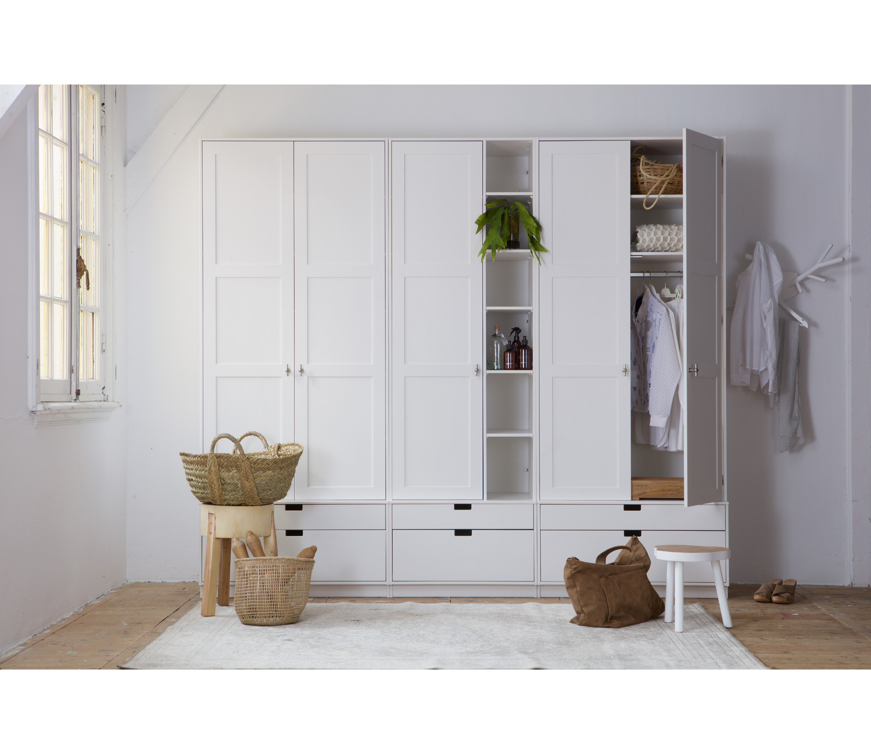 Basiclabel Skik Kast Variant 13 231X74X62 Cm Grenen Wit basiclabel kopen in de aanbieding Basiclabel Skik Kast Variant 13 231X74X62 Cm Grenen Wit basiclabel kopen in de aanbieding